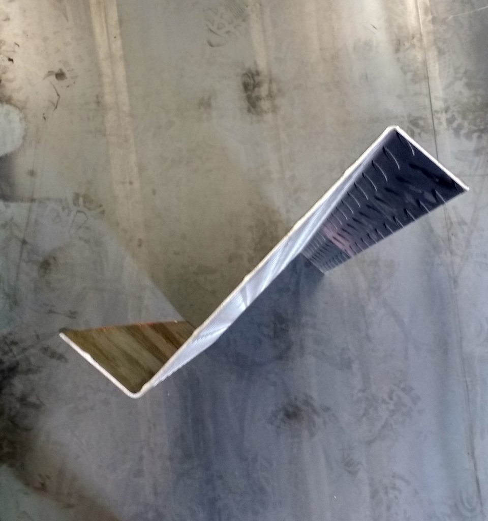 superior-pasos-en-lamina-alfajor-para-escalera-cali-colombia